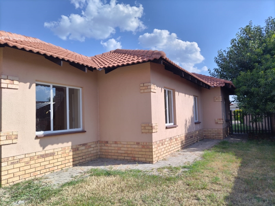 3 Bedroom Property for Sale in Waterkloof Hill Estate North West